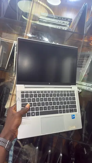 Laptop HP EliteBook 830 G8 8GB Intel Core i5 SSD 256GB