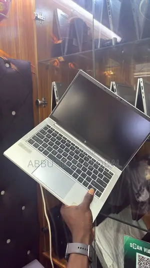 Laptop HP EliteBook 830 G8 8GB Intel Core i5 SSD 256GB