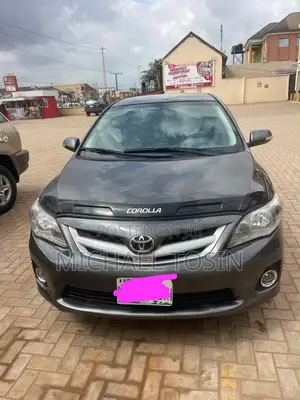 Toyota Corolla L 4dr Sedan (1.8L 4cyl 5M) 2012 Gray