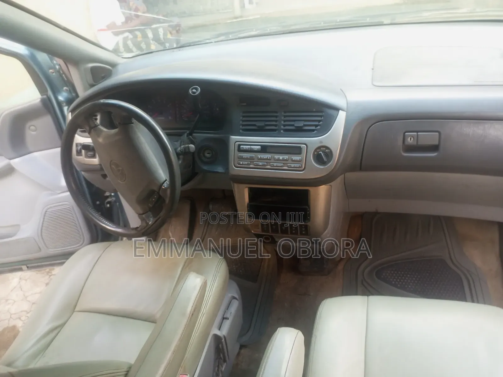 Toyota Sienna LE & 1 hatch 2000 Blue