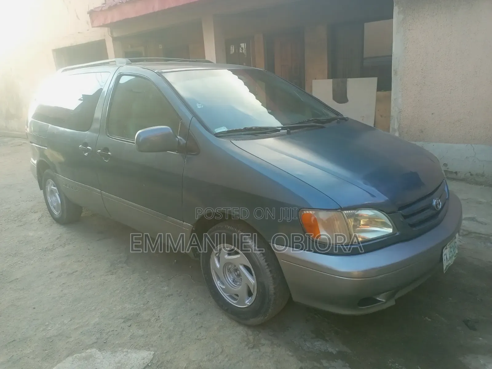 Toyota Sienna LE & 1 hatch 2000 Blue