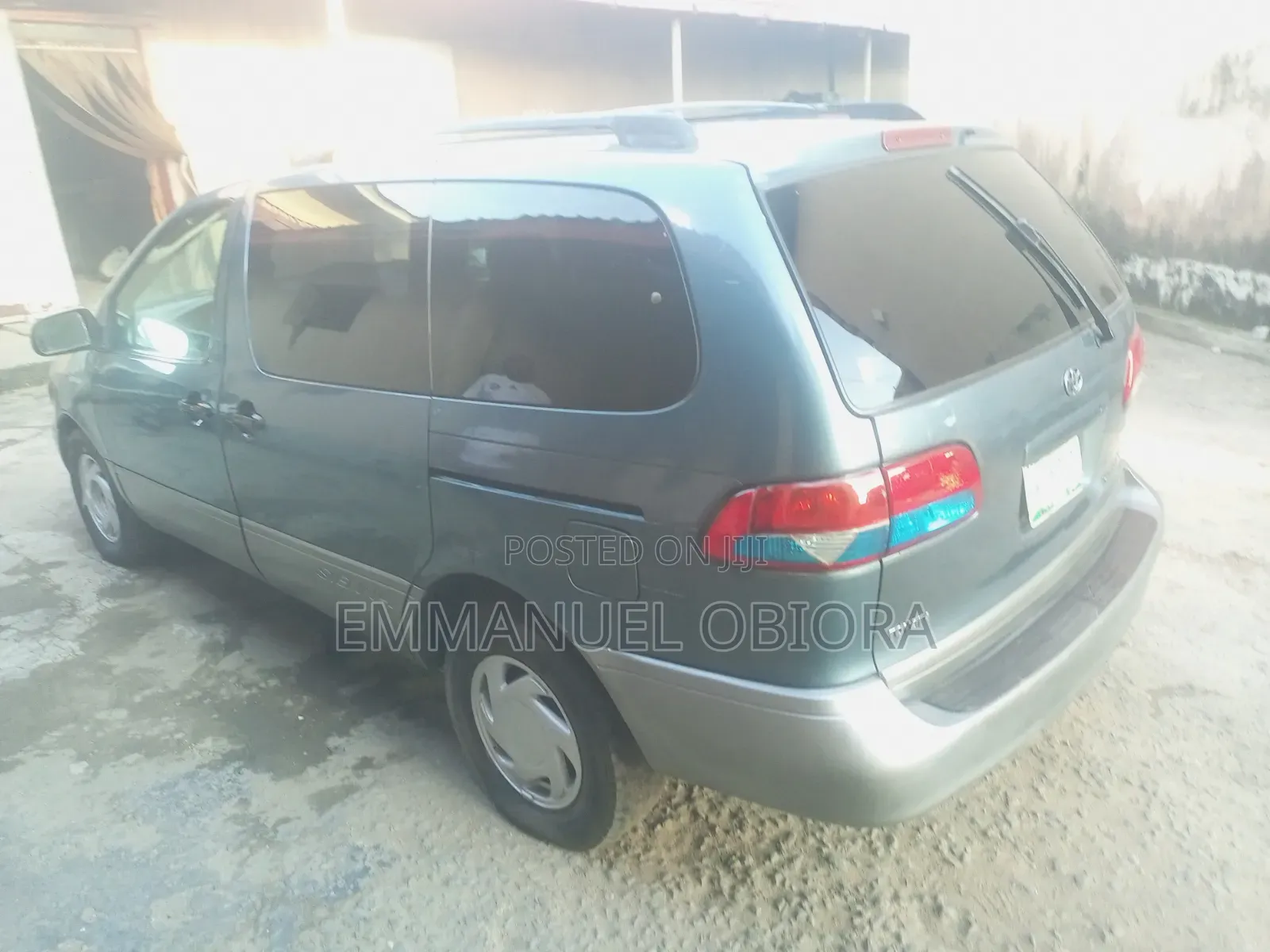 Toyota Sienna LE & 1 hatch 2000 Blue