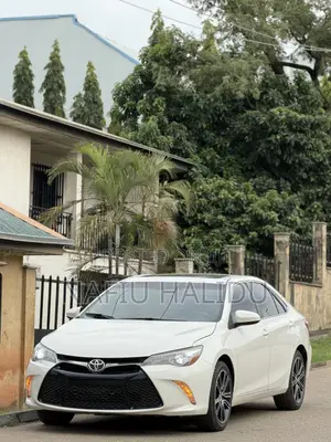 Toyota Camry 2016 White