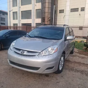 Toyota Sienna 2008 Silver