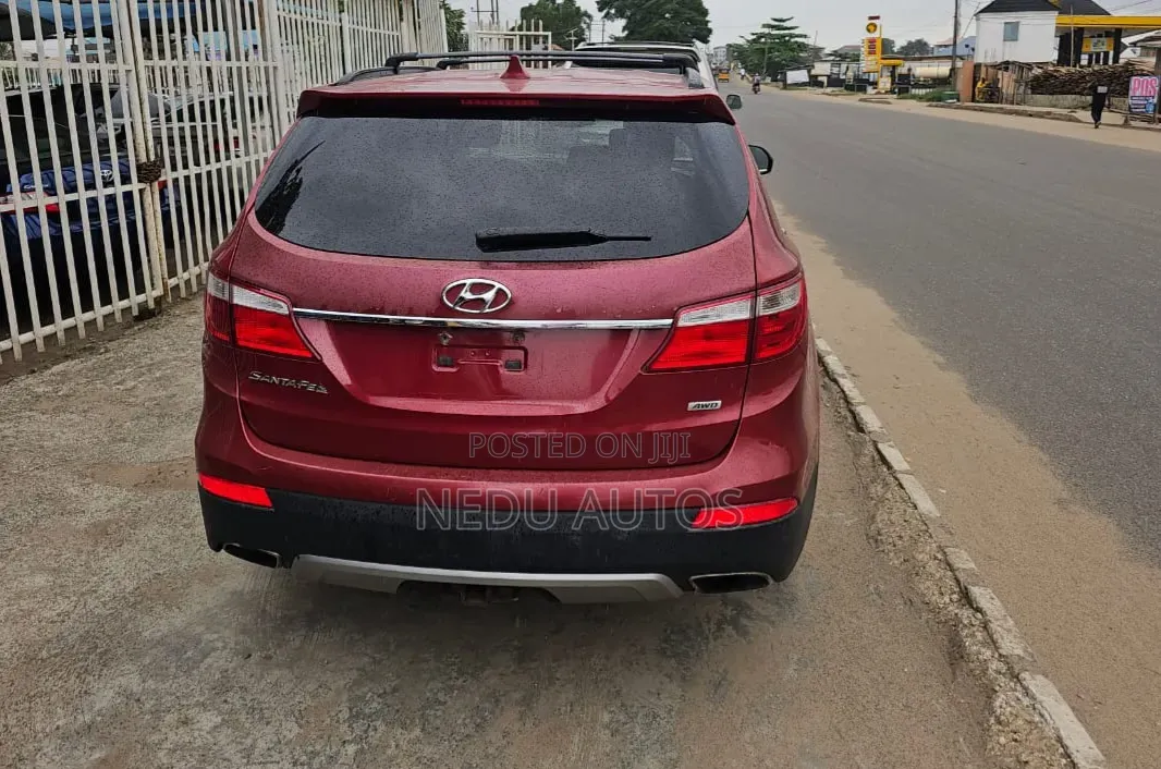 Hyundai Santa Fe 2016 Red