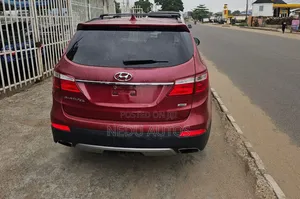 Hyundai Santa Fe 2016 Red