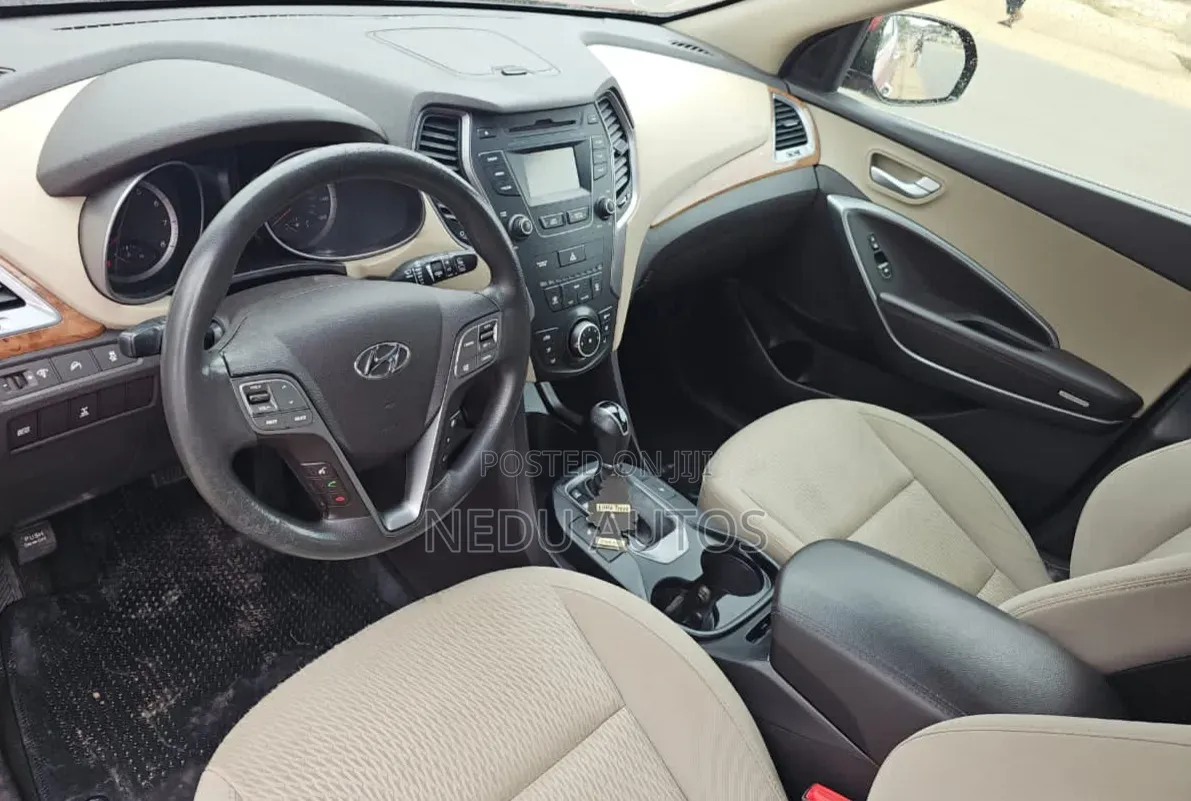 Hyundai Santa Fe 2016 Red