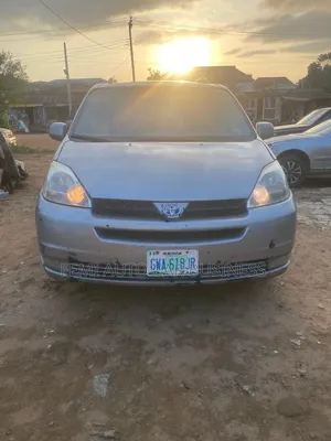 Toyota Sienna 2005 Gray