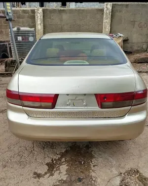 Honda Accord 2004 Gold