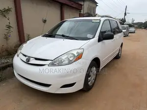Toyota Sienna LE AWD 2006 Off white