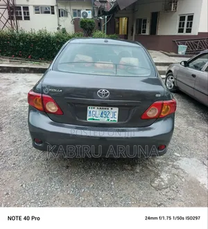 Toyota Corolla 2010 Gray