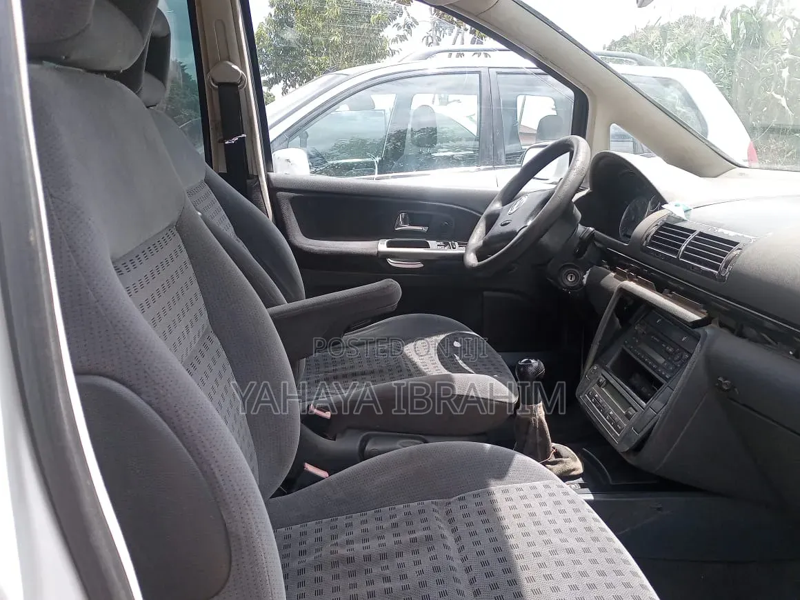 Volkswagen Transporter 2004 White