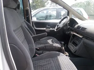 Volkswagen Transporter 2004 White