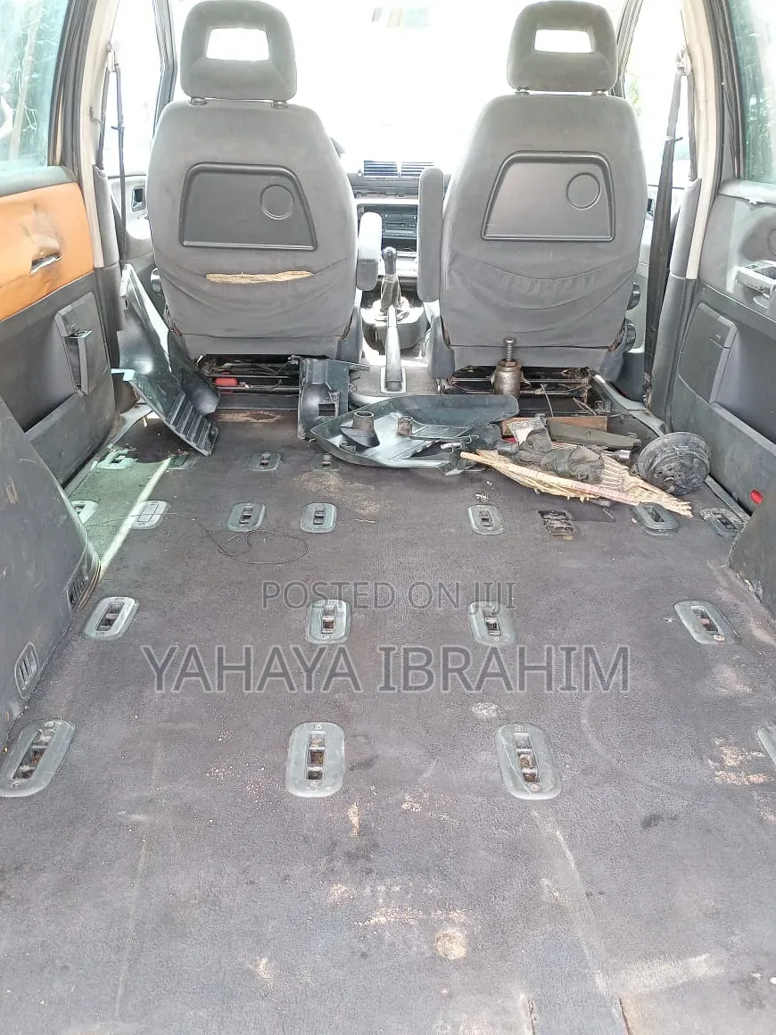Volkswagen Transporter 2004 White