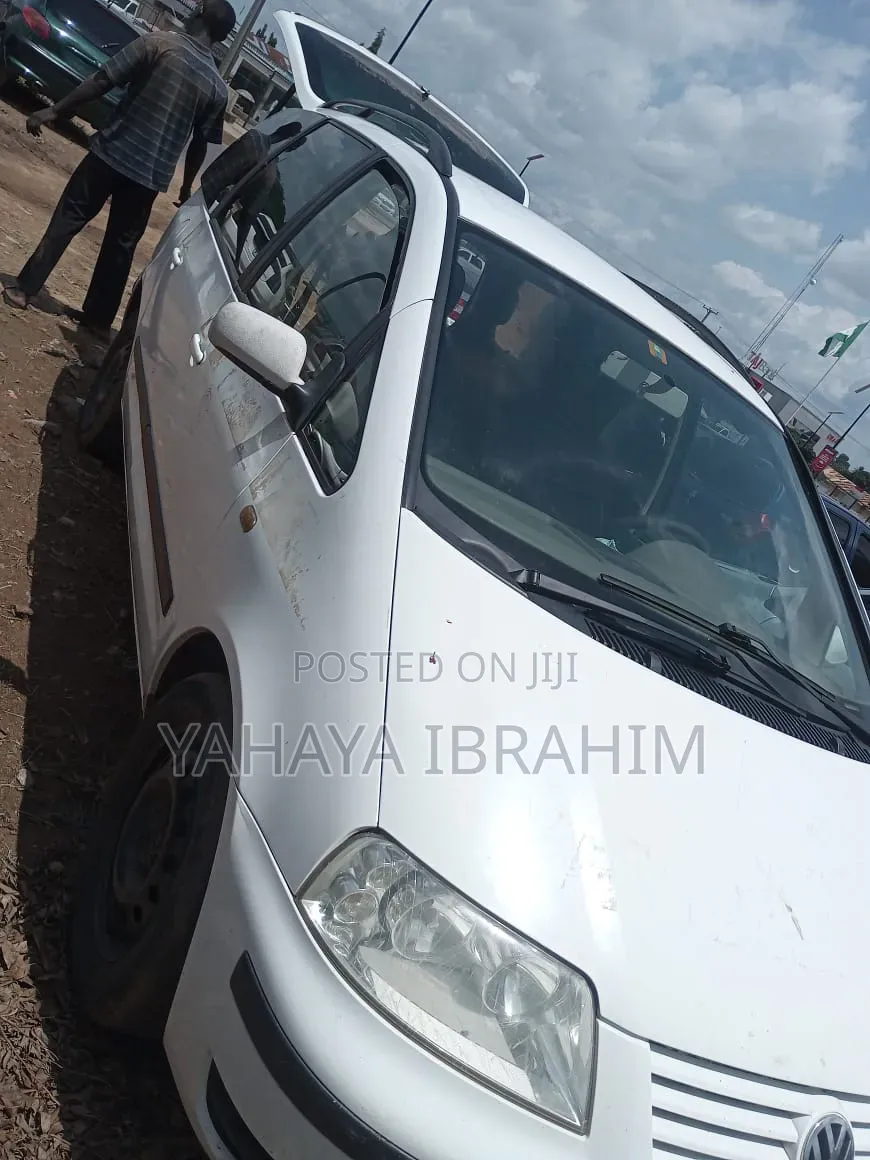 Volkswagen Transporter 2004 White