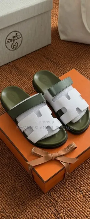 Hermés Chypre Slides