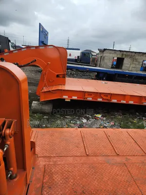 Original Front Low Bed Truck 100ton
