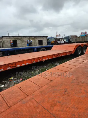 Heavy Duty Front Loader 100ton Low Bed Truck