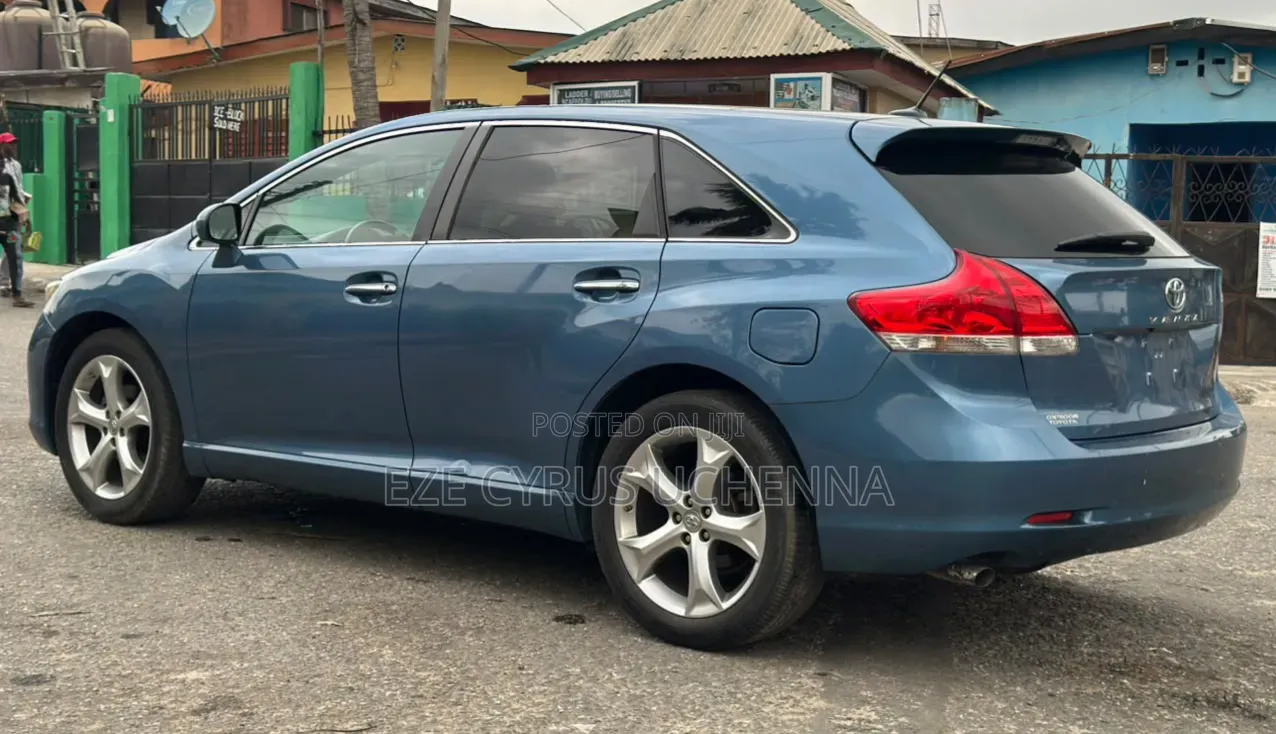 Toyota Venza 2010 Blue