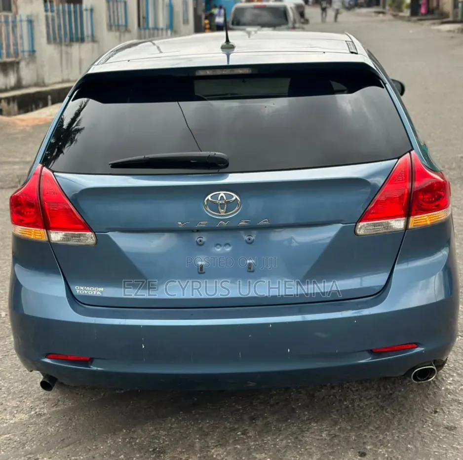 Toyota Venza 2010 Blue