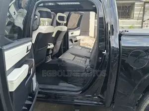 Toyota Tundra 2024 Black