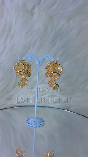 Non Tarnish Earing
