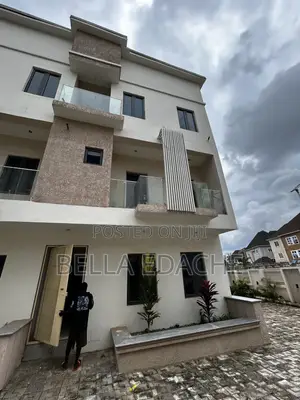 4bdrm Townhouse/Terrace in Jahi for sale