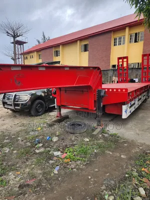 Low Bed Trucks 80ton Back Loader