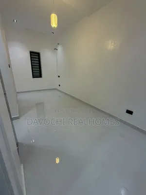 4bdrm Duplex in Chevron for rent
