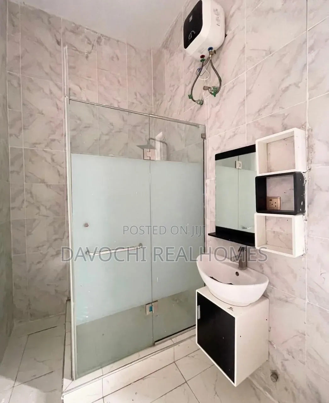 4bdrm Duplex in Chevron for rent