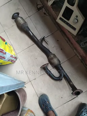 2003//2005// Toyota Camry V6 Catalytic Converter
