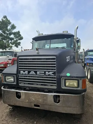 CH Heavy-Duty Trucks 2002 Black