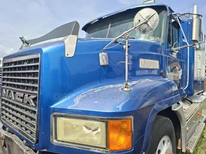 Clean 427hp Double Cabin CH Mack Ten Tyres Head Truck Superb Engine Bi