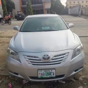 Toyota Camry LE 4dr Sedan (2.4L 4cyl 5A) 2009 Silver