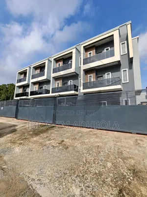 4bdrm Townhouse/Terrace in Adeniyi Jones for sale