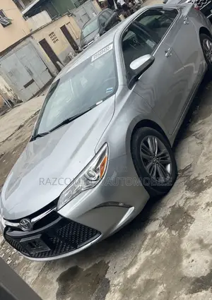Toyota Camry SE 4dr Sedan (2.5L 4cyl 6A) 2016 Silver