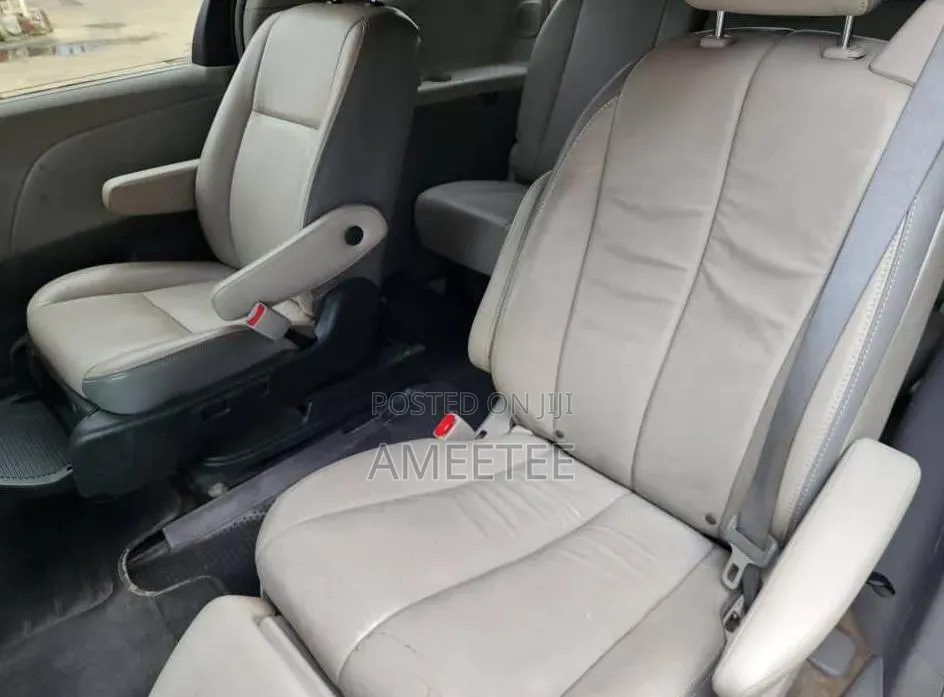 Toyota Sienna 2014 Gray