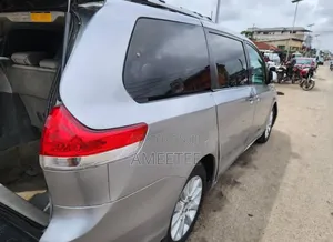 Toyota Sienna 2014 Gray