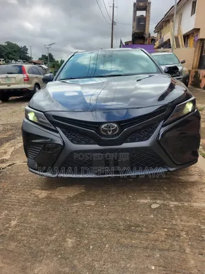 Toyota Camry SE FWD 2020 Black
