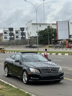 Mercedes-Benz C350 2014 Black