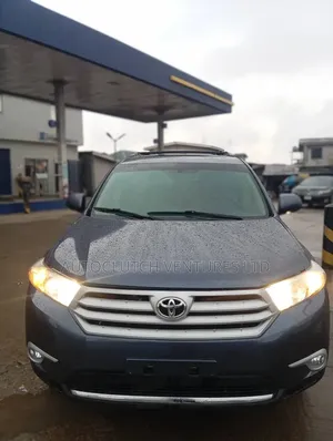 Toyota Highlander Limited 3.5l 4WD 2013 Blue