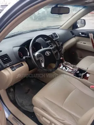 Toyota Highlander Limited 3.5l 4WD 2013 Blue