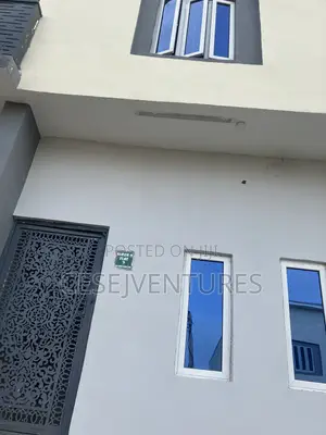3bdrm Duplex in Karmo for rent