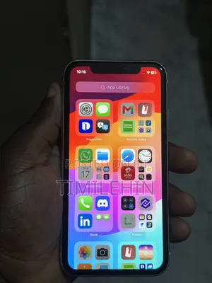 Apple iPhone XR 64 GB White