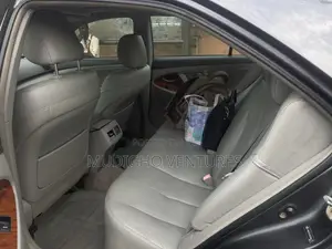 Toyota Camry XLE V6 4dr Sedan (3.5L 6cyl 6AM) 2009 Gray