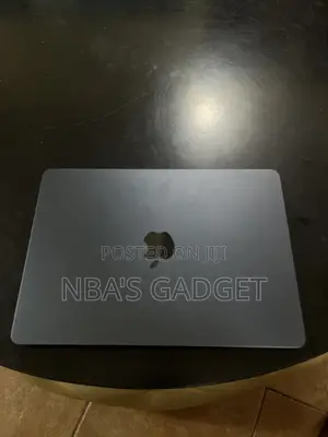 New Laptop Apple MacBook Air 2022 M2 8GB Apple M2 SSD 256GB