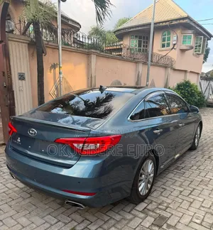 Hyundai Sonata Limited Sedan FWD (2.4L 4cyl 6A) 2016 Blue