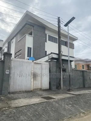 4bdrm Townhouse/Terrace in Ikate for sale