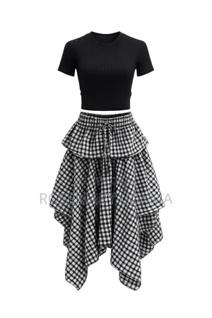Elegant, Classy and Effortlessly Beautiful Two Piece