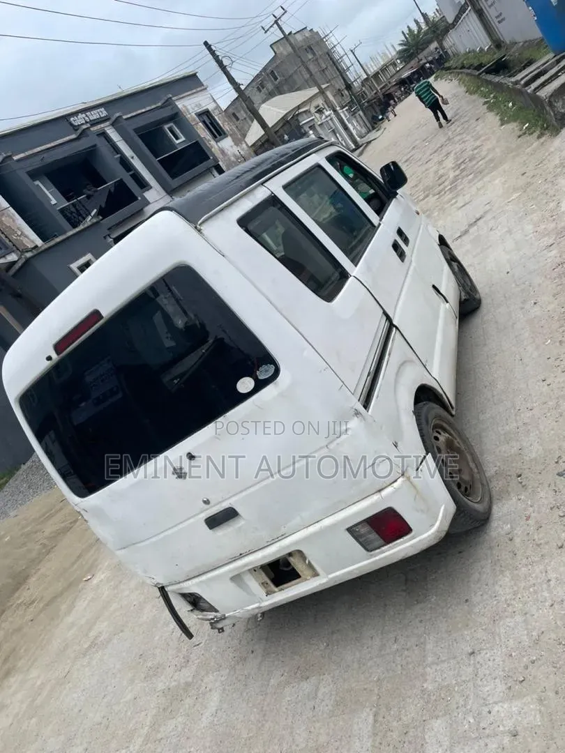 Suzuki APV Minibus 2006 White